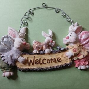 Charming Bunny Welcome Sign - Multicolor